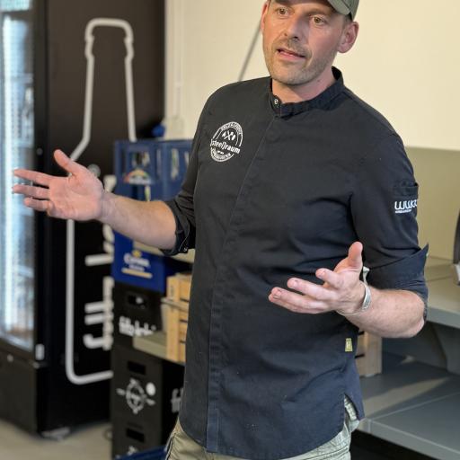 Michael Schneider erzählte uns wie er zu seinem Steelraum kam
